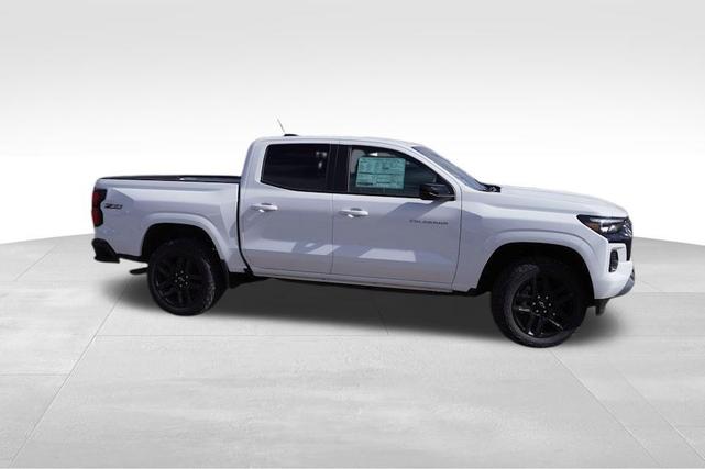 Photo of 2025 Summit White Chevrolet Colorado