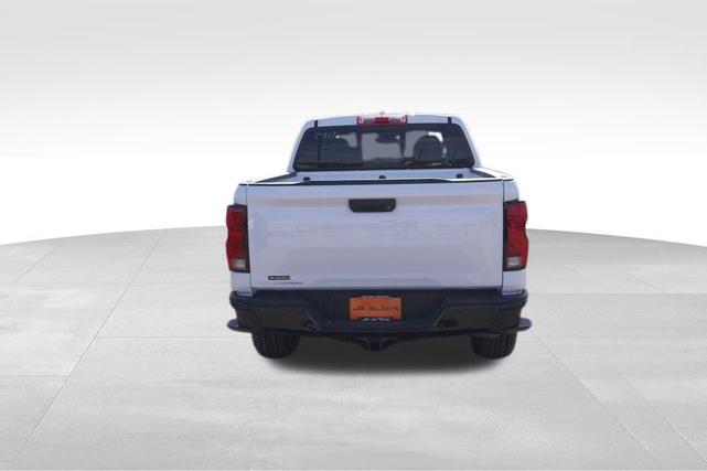 Photo of 2025 Summit White Chevrolet Colorado
