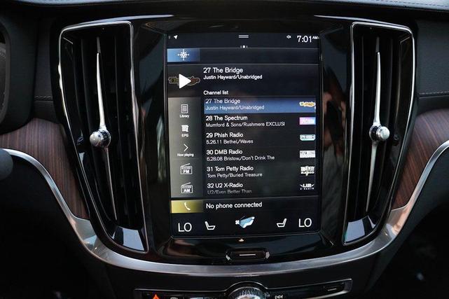Photo of 2019 Pine Gray Metallic Volvo S60