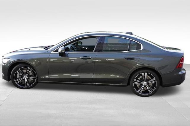 Photo of 2019 Pine Gray Metallic Volvo S60