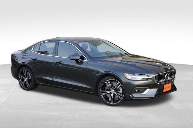 Photo of 2019 Pine Gray Metallic Volvo S60