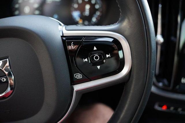 Photo of 2019 Pine Gray Metallic Volvo S60