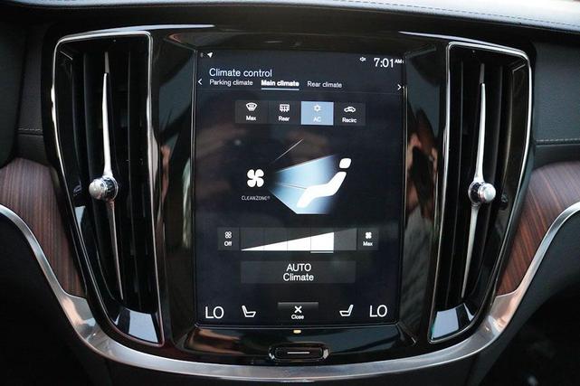 Photo of 2019 Pine Gray Metallic Volvo S60