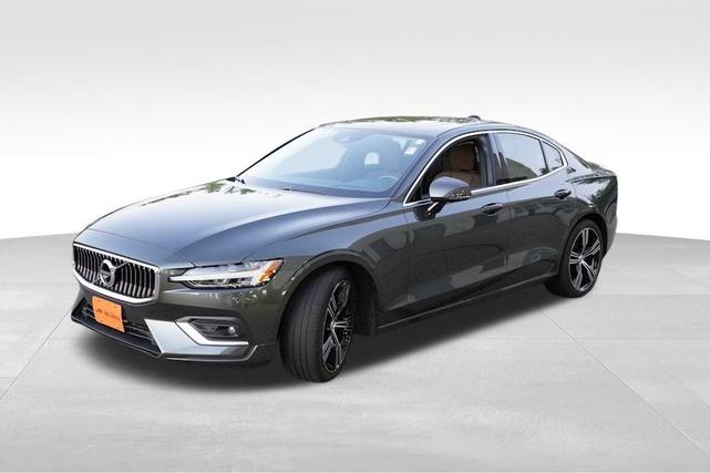 Photo of 2019 Pine Gray Metallic Volvo S60