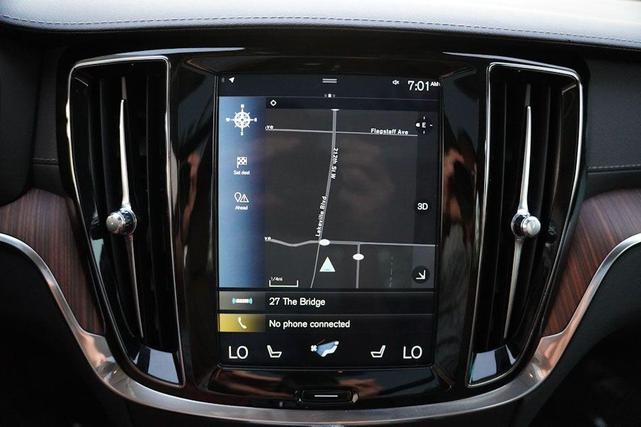 Photo of 2019 Pine Gray Metallic Volvo S60