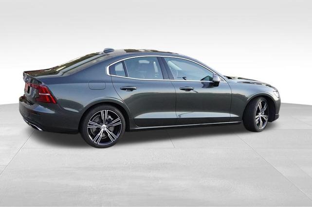 Photo of 2019 Pine Gray Metallic Volvo S60