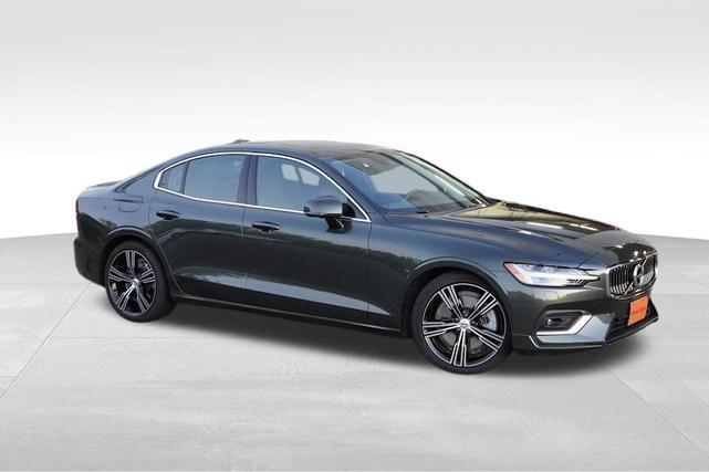 Photo of 2019 Pine Gray Metallic Volvo S60