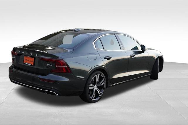 Photo of 2019 Pine Gray Metallic Volvo S60