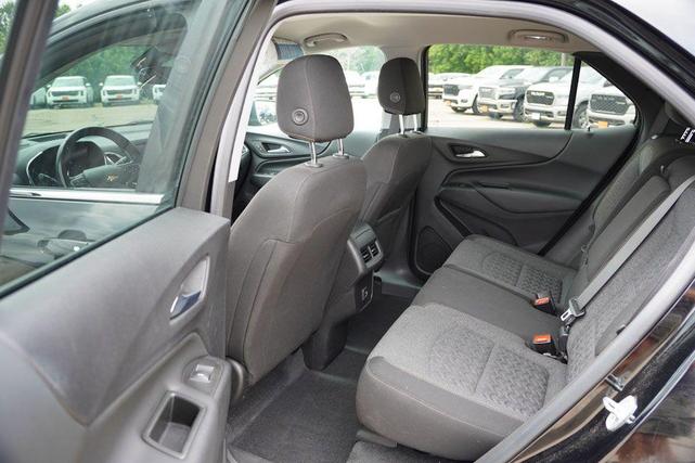 Photo of 2022 Mosaic Black Metallic Chevrolet Equinox