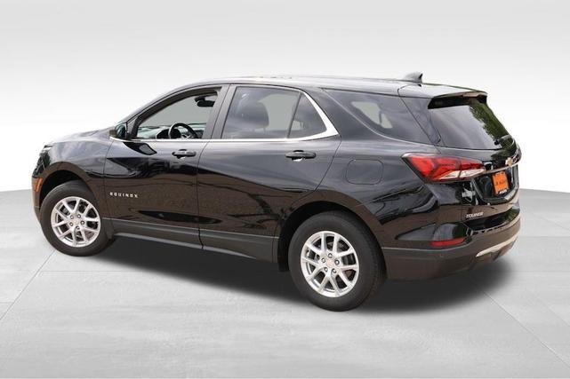 Photo of 2022 Mosaic Black Metallic Chevrolet Equinox