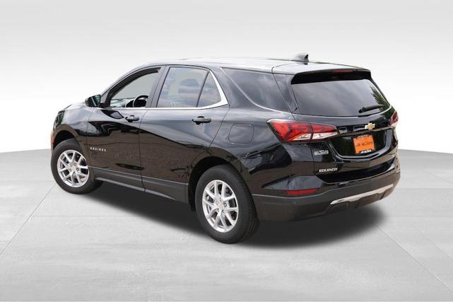 Photo of 2022 Mosaic Black Metallic Chevrolet Equinox