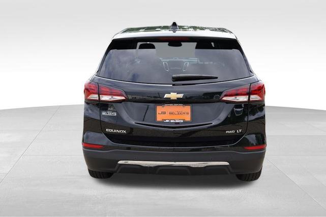 Photo of 2022 Mosaic Black Metallic Chevrolet Equinox
