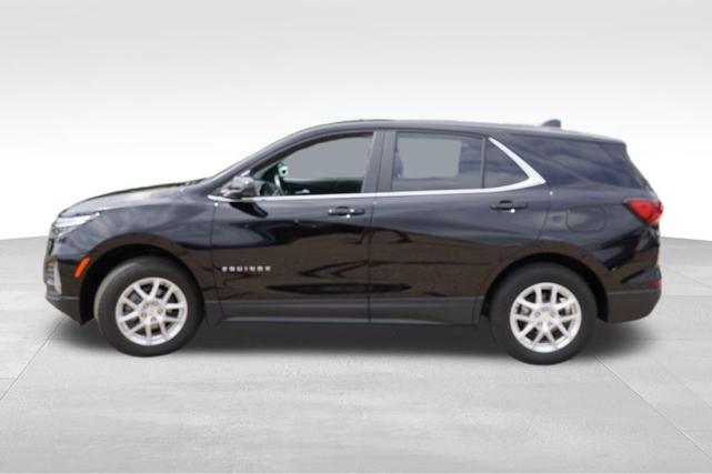 Photo of 2022 Mosaic Black Metallic Chevrolet Equinox