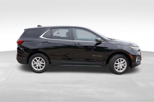 Photo of 2022 Mosaic Black Metallic Chevrolet Equinox