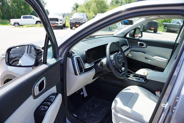 Photo of 2025 Everlasting Silver Kia Sorento