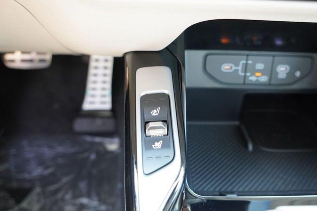Photo of 2025 Everlasting Silver Kia Sorento