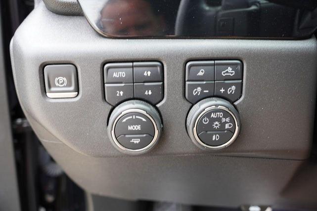 Photo of 2022 Black Chevrolet Silverado 1500