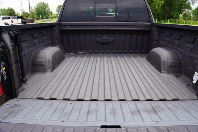 Photo of 2022 Black Chevrolet Silverado 1500
