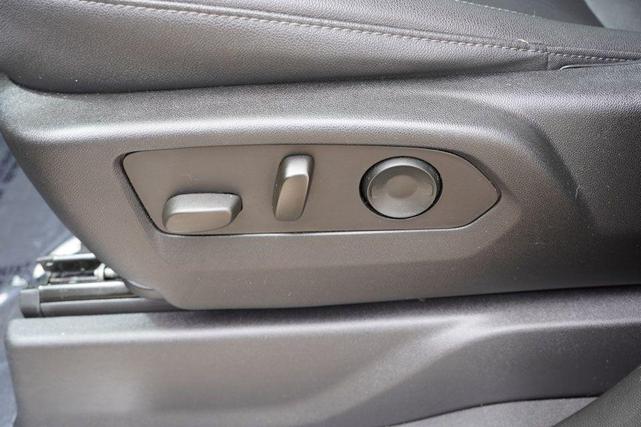 Photo of 2022 Black Chevrolet Silverado 1500