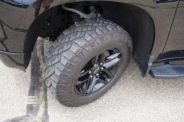Photo of 2022 Black Chevrolet Silverado 1500