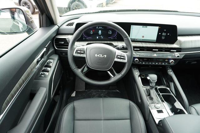 Photo of 2025 Dark Moss Kia Telluride