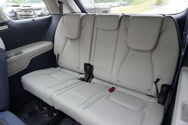 Photo of 2026 Ivory Silver Kia Carnival