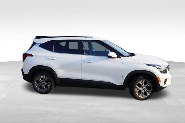 Photo of 2024 Snow White Pearl Kia Seltos