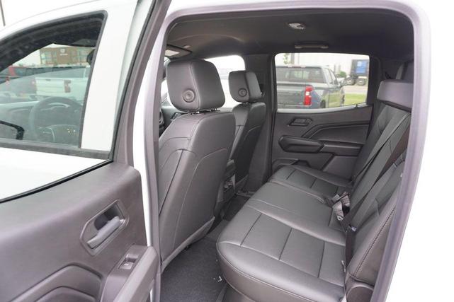 Photo of 2025 Summit White Chevrolet Colorado