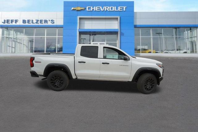 Photo of 2025 Summit White Chevrolet Colorado