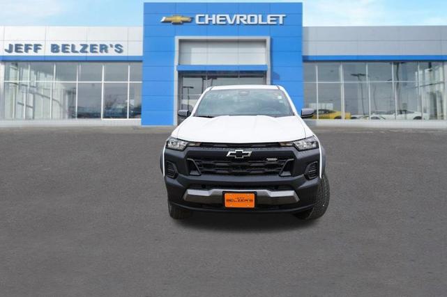 Photo of 2025 Summit White Chevrolet Colorado