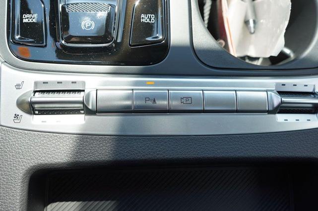 Photo of 2026 Snow White Pearl Kia Carnival