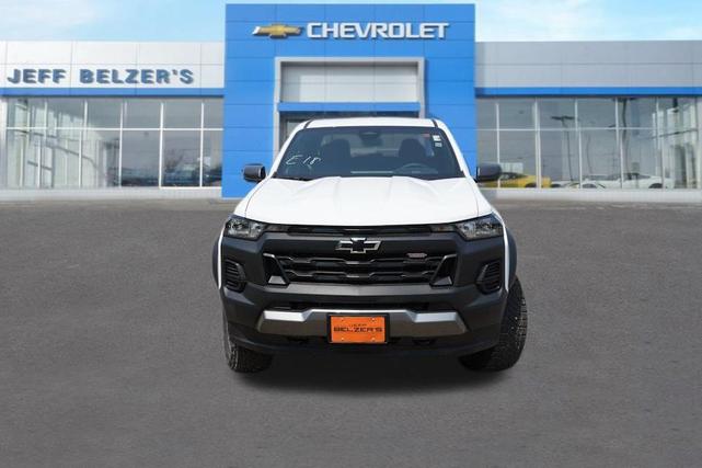 Photo of 2025 Summit White Chevrolet Colorado