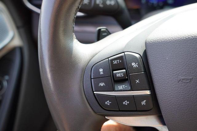 Photo of 2020 Star White Ford Explorer