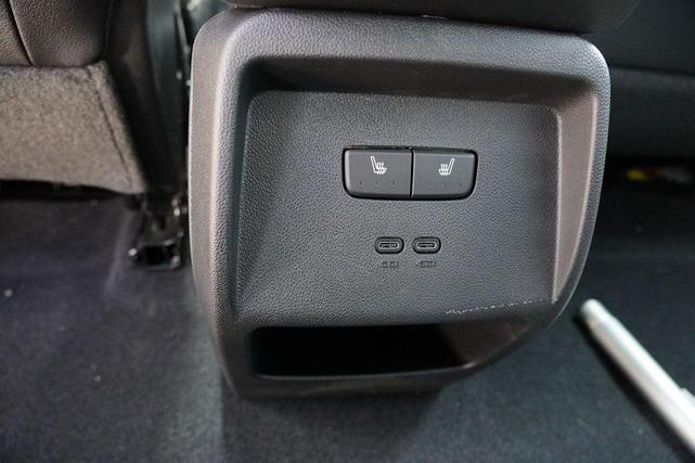 Photo of 2025 Summit White Chevrolet Equinox EV