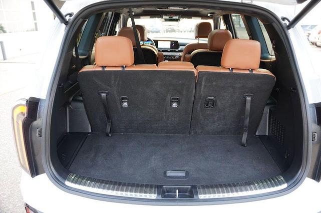 Photo of 2024 Glacial White Pearl Kia Telluride
