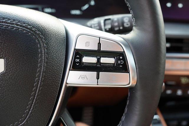 Photo of 2024 Glacial White Pearl Kia Telluride