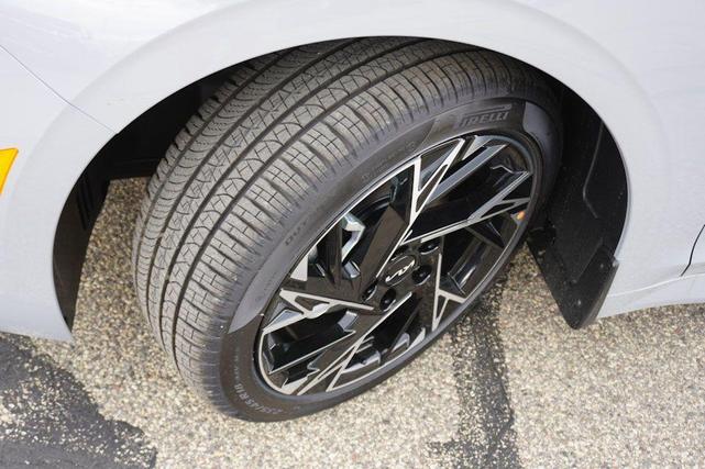 Photo of 2025 Wolf Gray Kia K5
