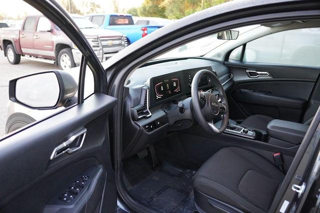 Photo of 2024 Gravity Gray Kia Sportage