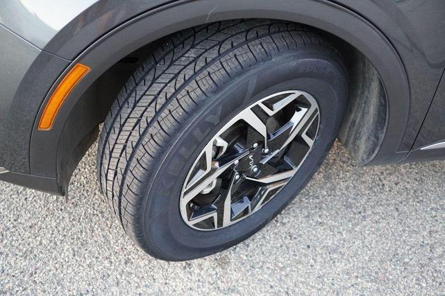 Photo of 2024 Gravity Gray Kia Sportage
