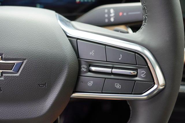 Photo of 2026 Polar White Chevrolet Equinox