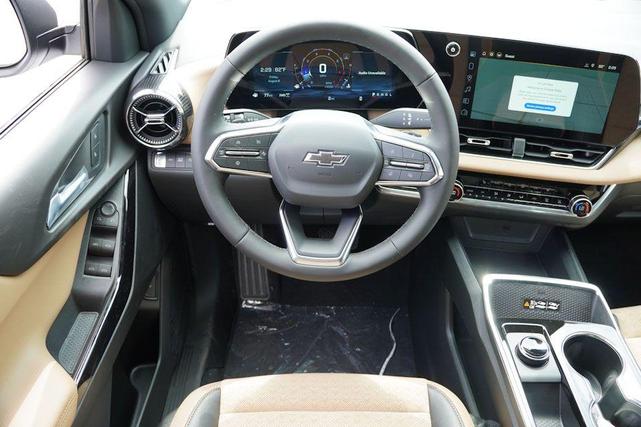 Photo of 2026 Polar White Chevrolet Equinox