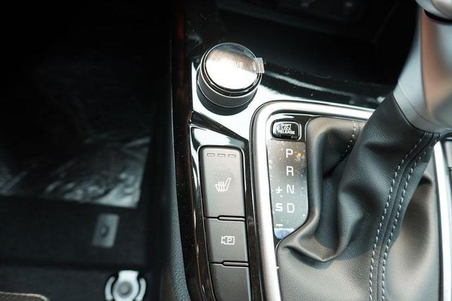 Photo of 2025 Fusion Orange Kia Seltos