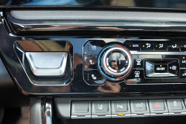 Photo of 2024 Summit White GMC Sierra 3500