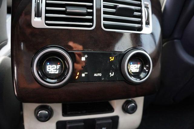 Photo of 2020 Byron Blue Land Rover Range Rover