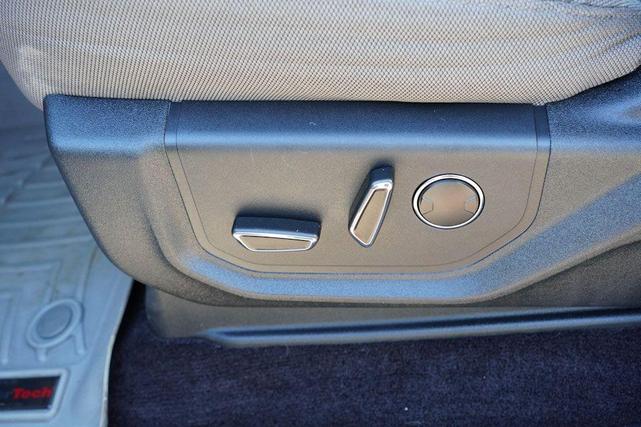 Photo of 2015 Oxford White Ford F-150