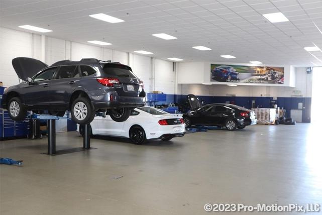 Photo of 2024 Metallic Jeep Grand Cherokee L