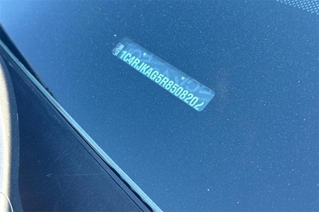 Photo of 2024 Metallic Jeep Grand Cherokee L