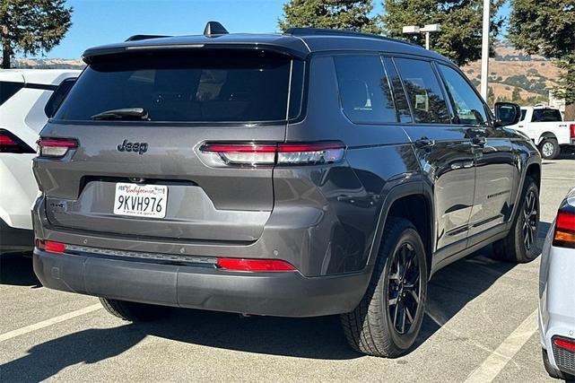 Photo of 2024 Metallic Jeep Grand Cherokee L