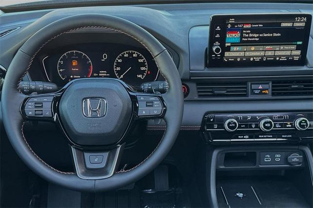 Photo of 2025 Lunar Silver Metallic Honda Pilot