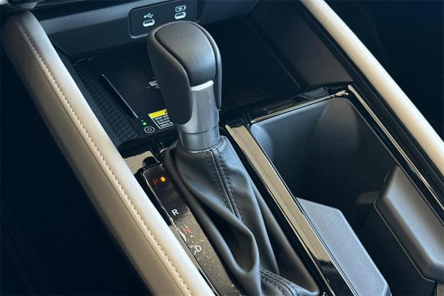 Photo of 2025 Platinum White Pearl Honda Accord Hybrid